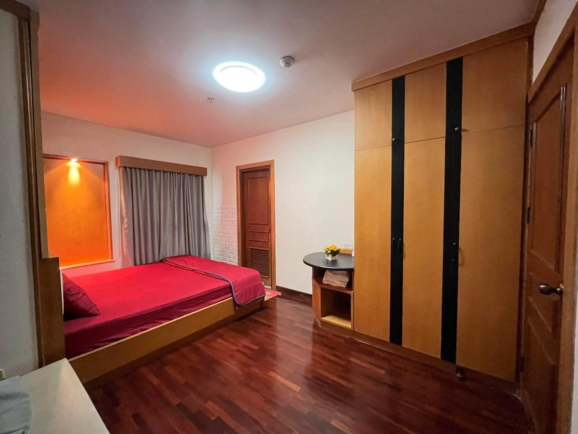 Grand Diamond Condo Suites Бангкок Екстер'єр фото