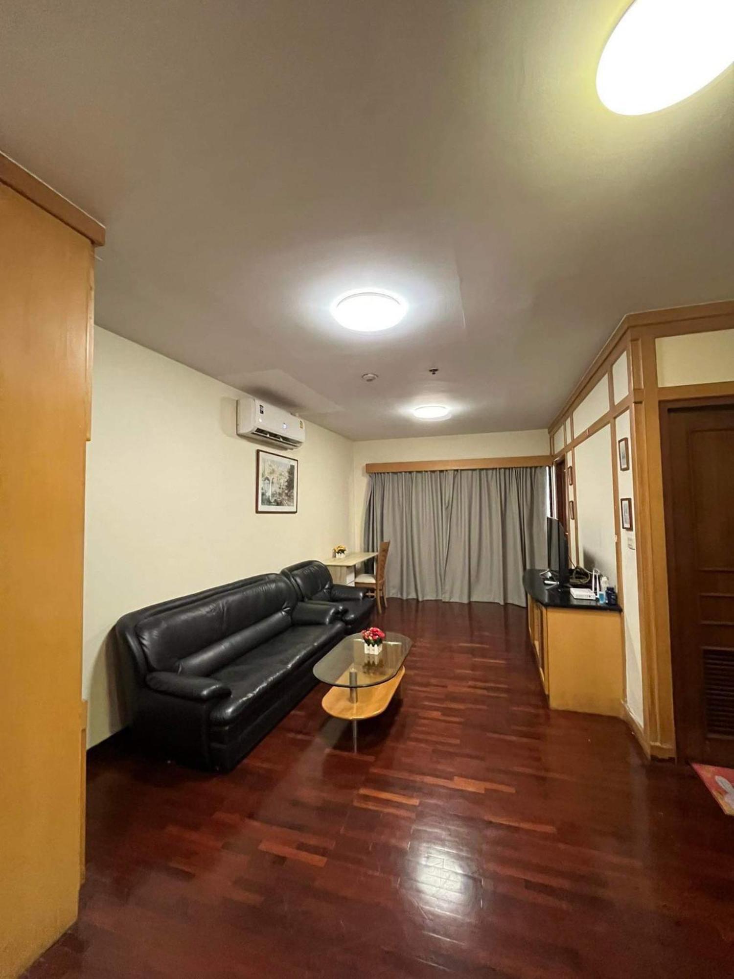 Grand Diamond Condo Suites Бангкок Екстер'єр фото