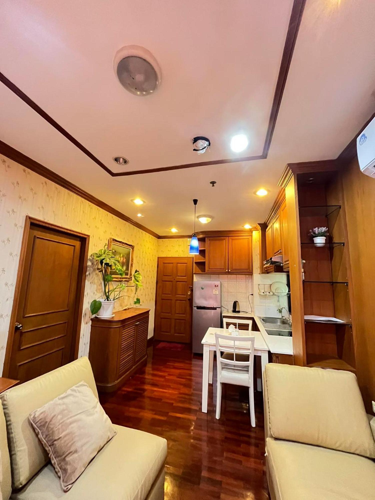Grand Diamond Condo Suites Бангкок Екстер'єр фото