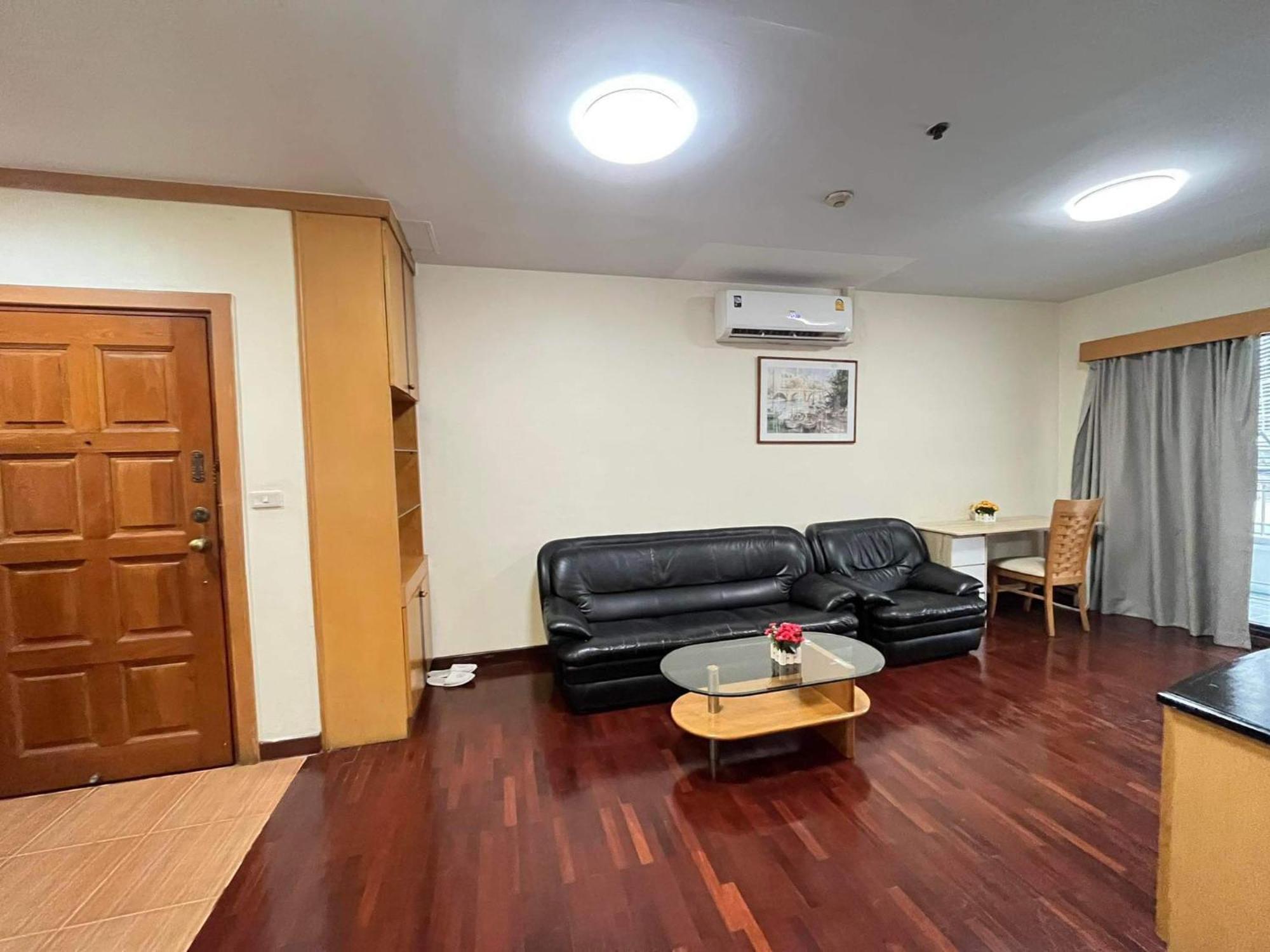 Grand Diamond Condo Suites Бангкок Екстер'єр фото