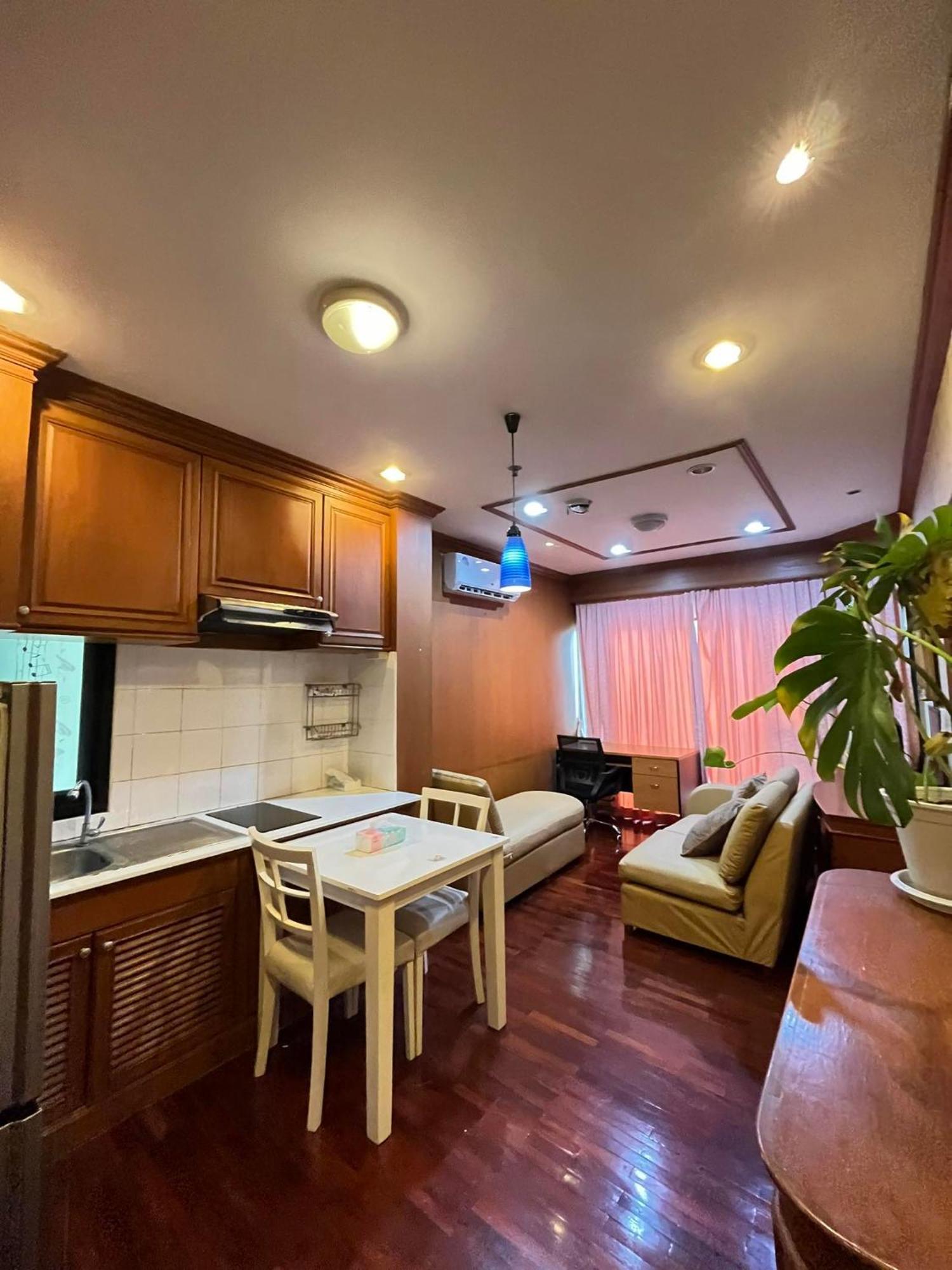 Grand Diamond Condo Suites Бангкок Екстер'єр фото